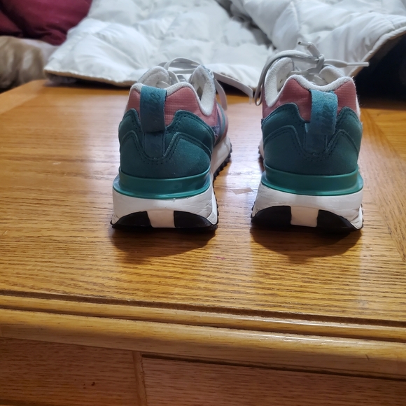 Nike Kids Pink and Green Sneakers Used Good Condition - Picture 3 of 7